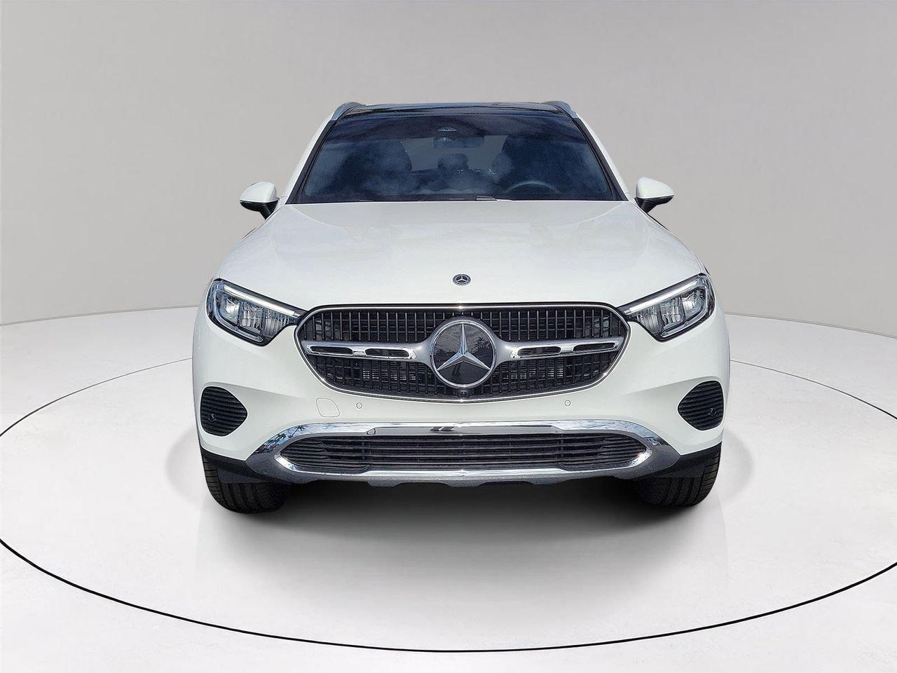 Mercedes-Benz Glc 300 - Thumbnail 3