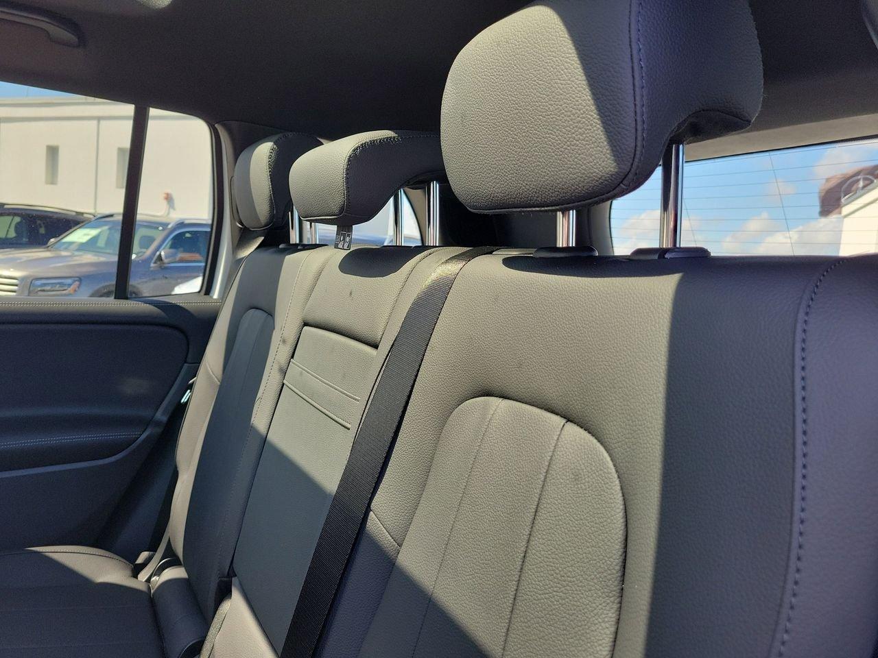 Mercedes-Benz Glb 250 - Thumbnail 11