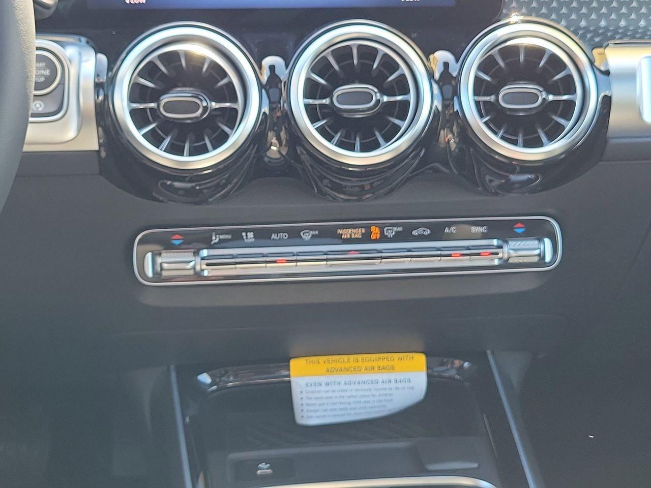 Mercedes-Benz Glb 250 - Thumbnail 17