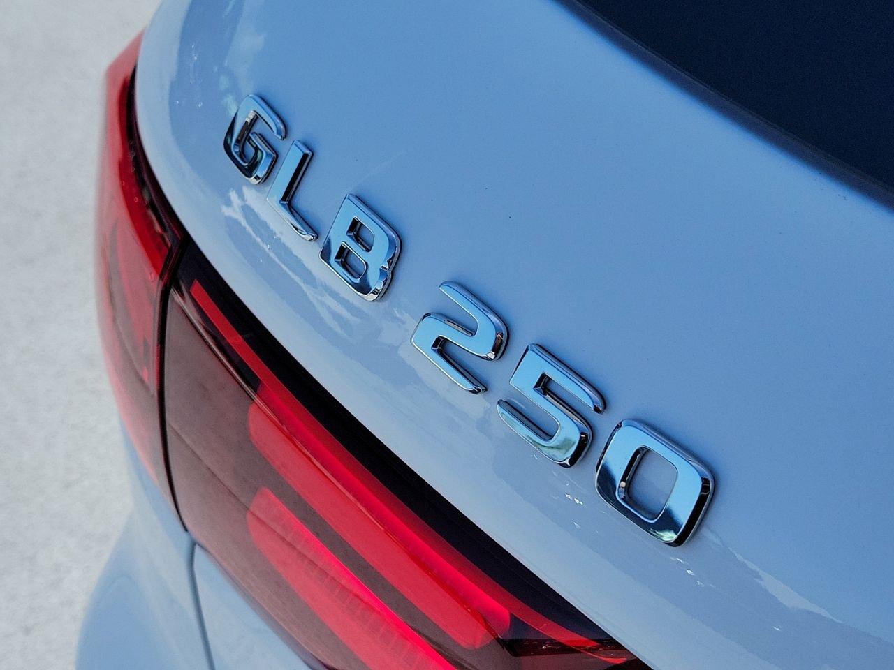 Mercedes-Benz Glb 250 - Thumbnail 9