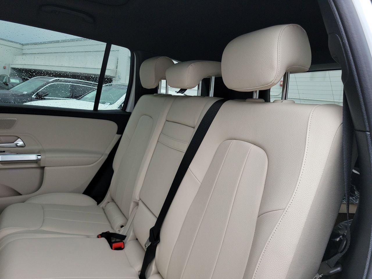 Mercedes-Benz Glb 250 - Thumbnail 13