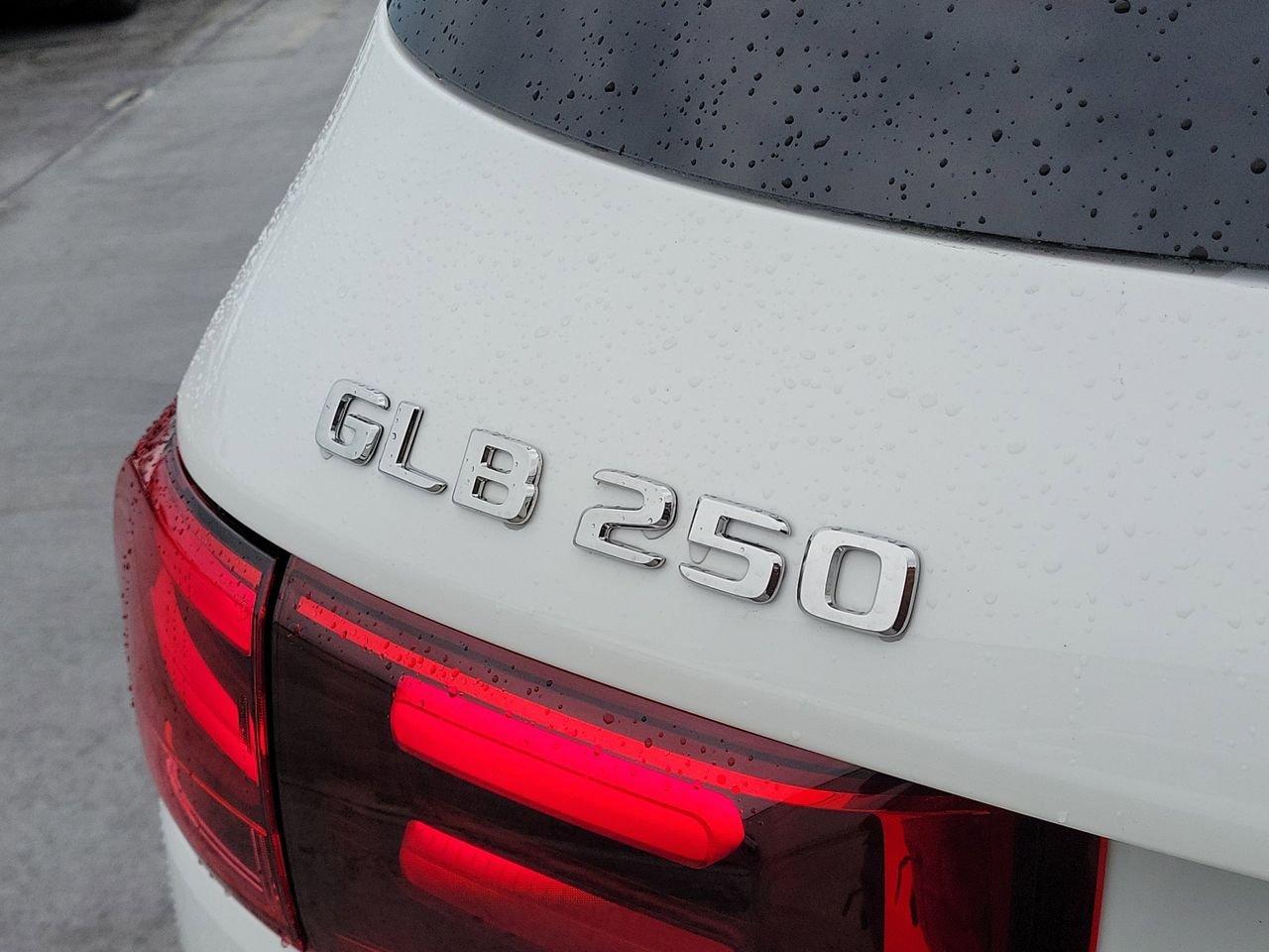 Mercedes-Benz Glb 250 - Thumbnail 8