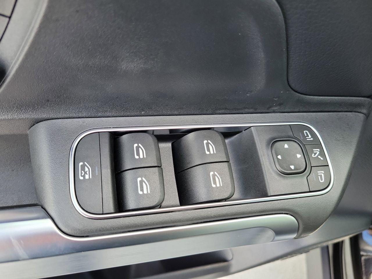 Mercedes-Benz Glb 250 - Thumbnail 20