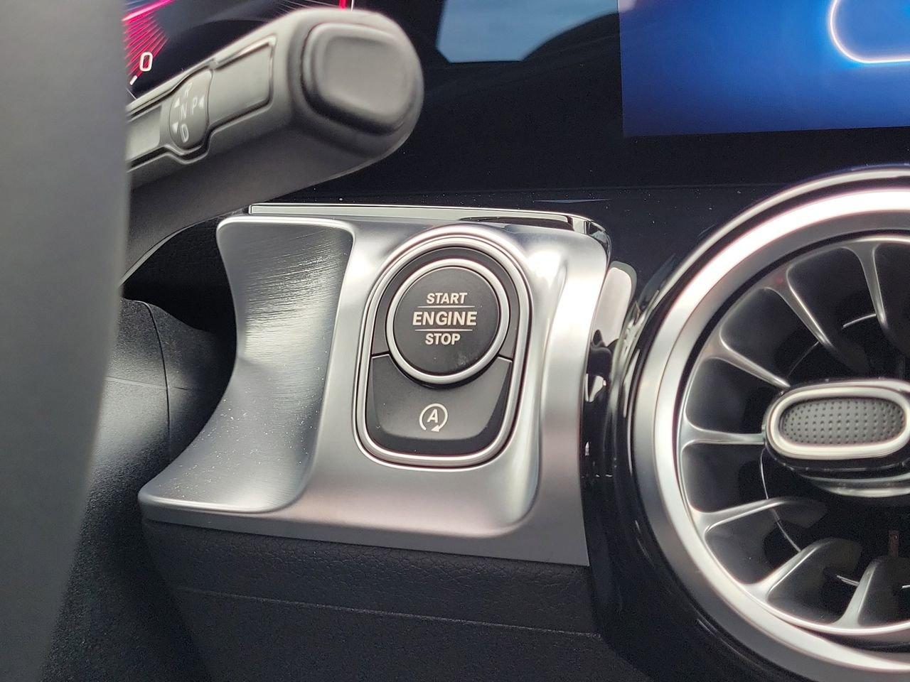 Mercedes-Benz Glb 250 - Thumbnail 19