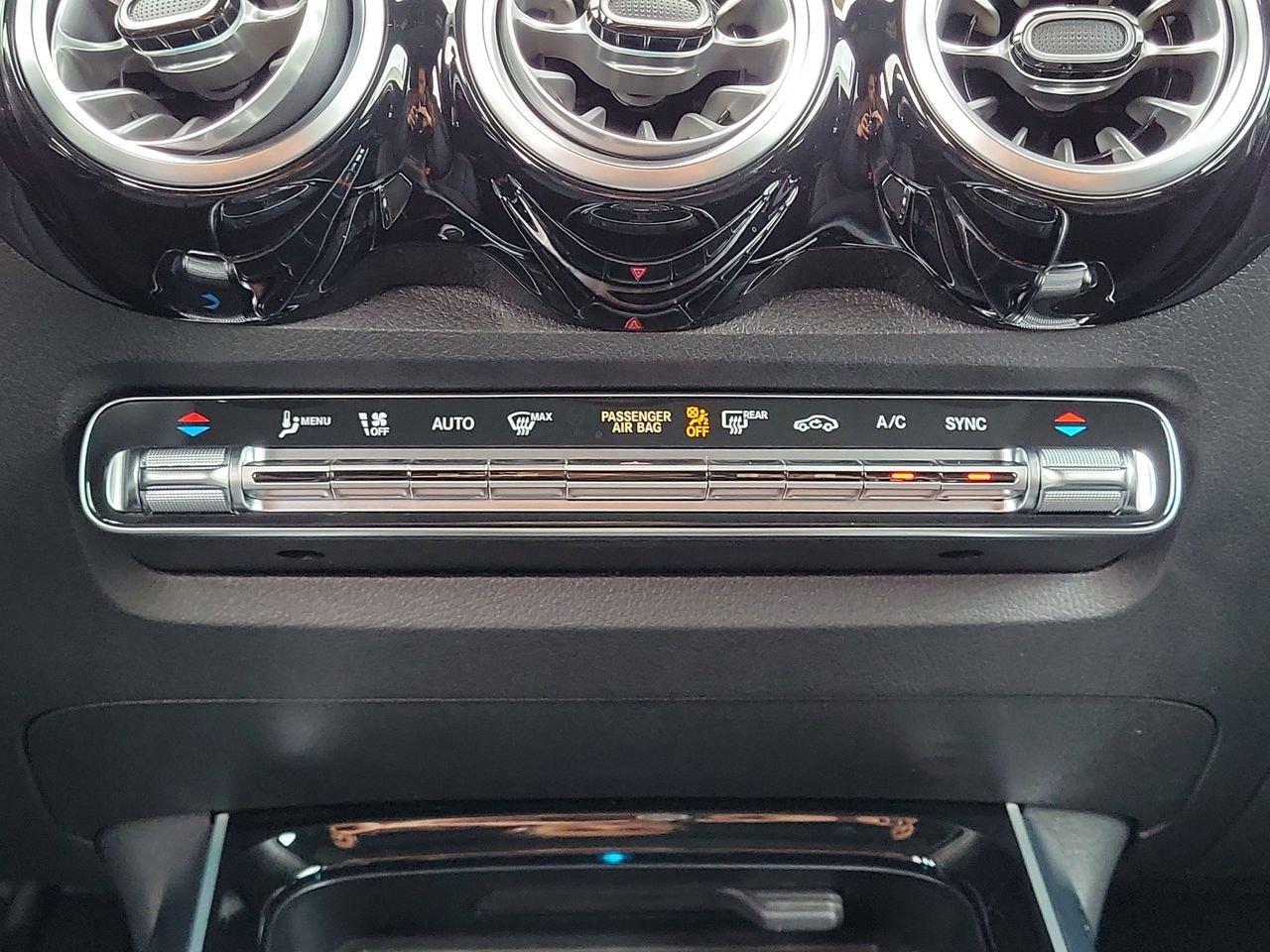 Mercedes-Benz Glb 250 - Thumbnail 20