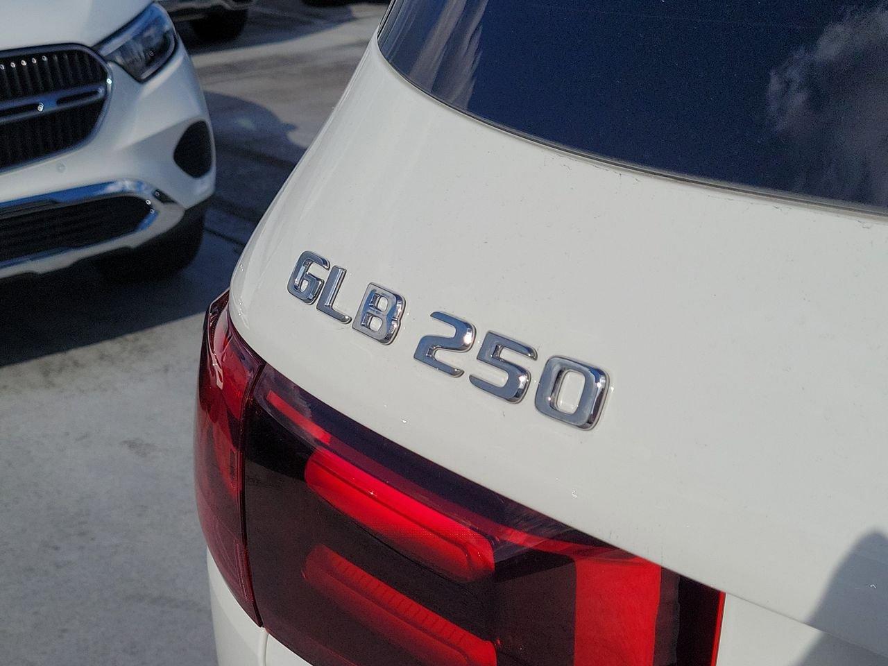 Mercedes-Benz Glb 250 - Thumbnail 8