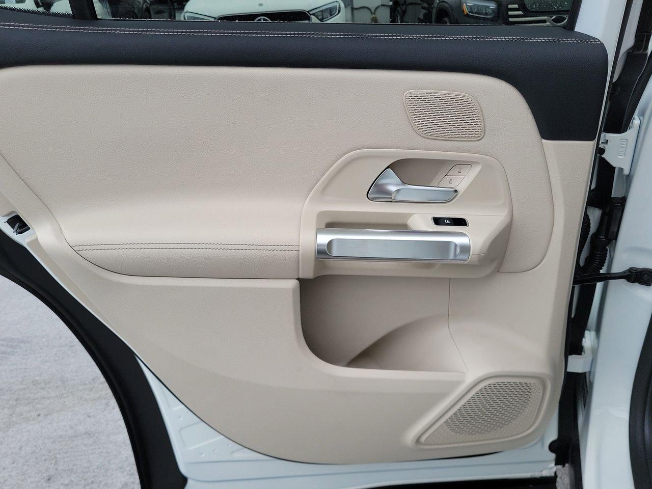 Mercedes-Benz Glb 250 - Thumbnail 12