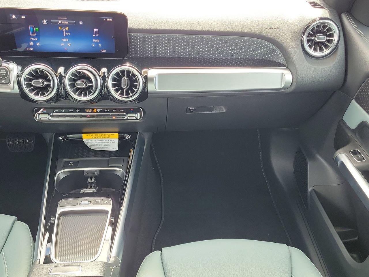 Mercedes-Benz Glb 250 - Thumbnail 17