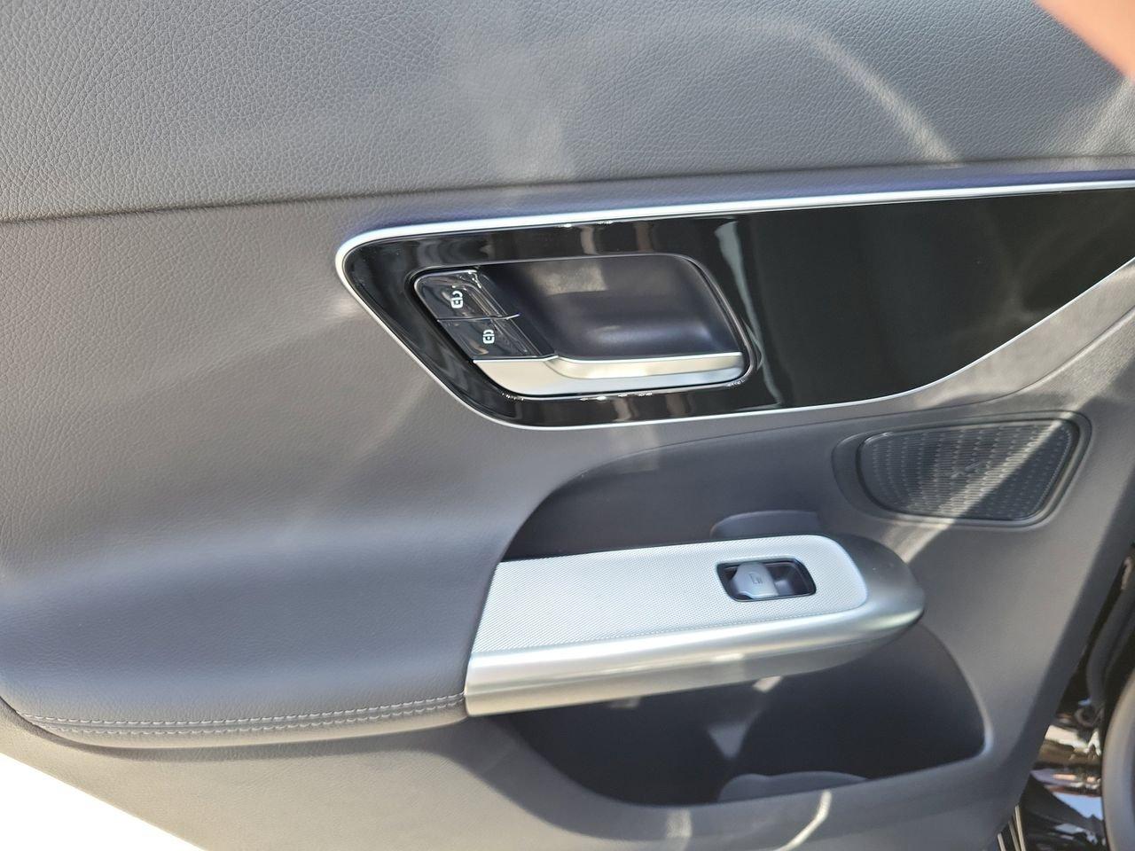 Mercedes-Benz Glc 300 - Thumbnail 9