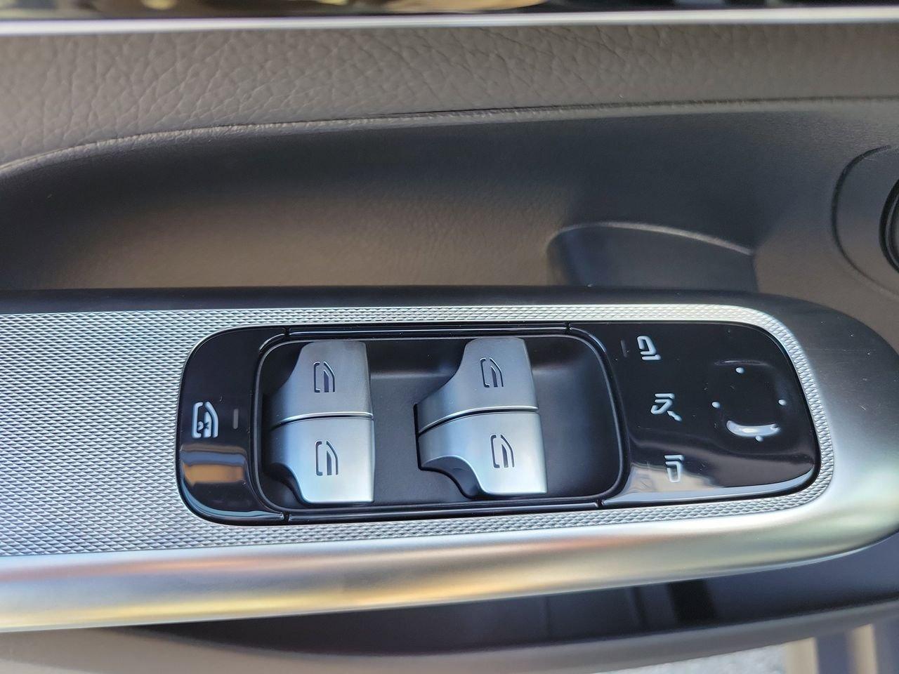 Mercedes-Benz Glc 300 - Thumbnail 18