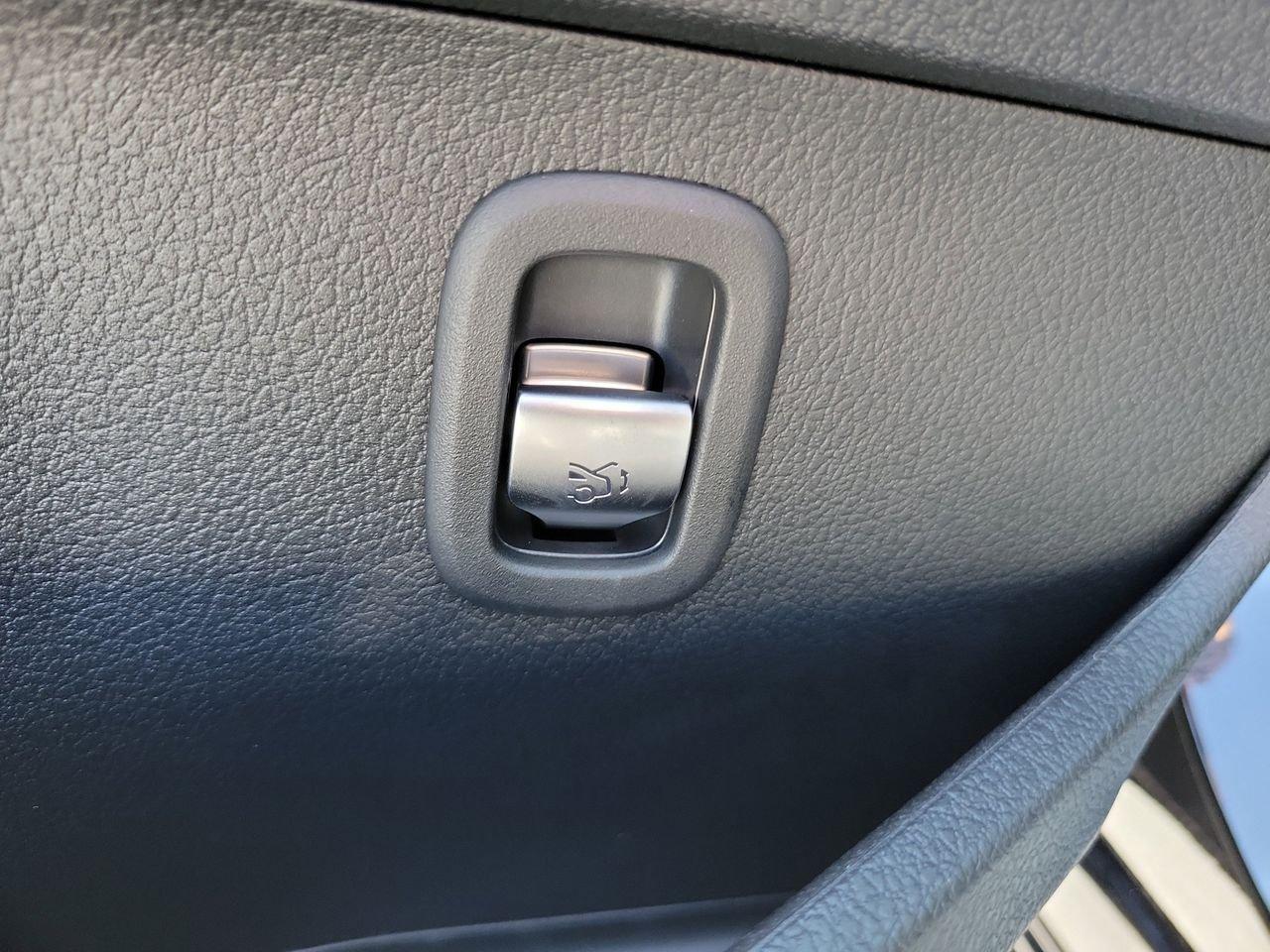 Mercedes-Benz C 300 - Thumbnail 18