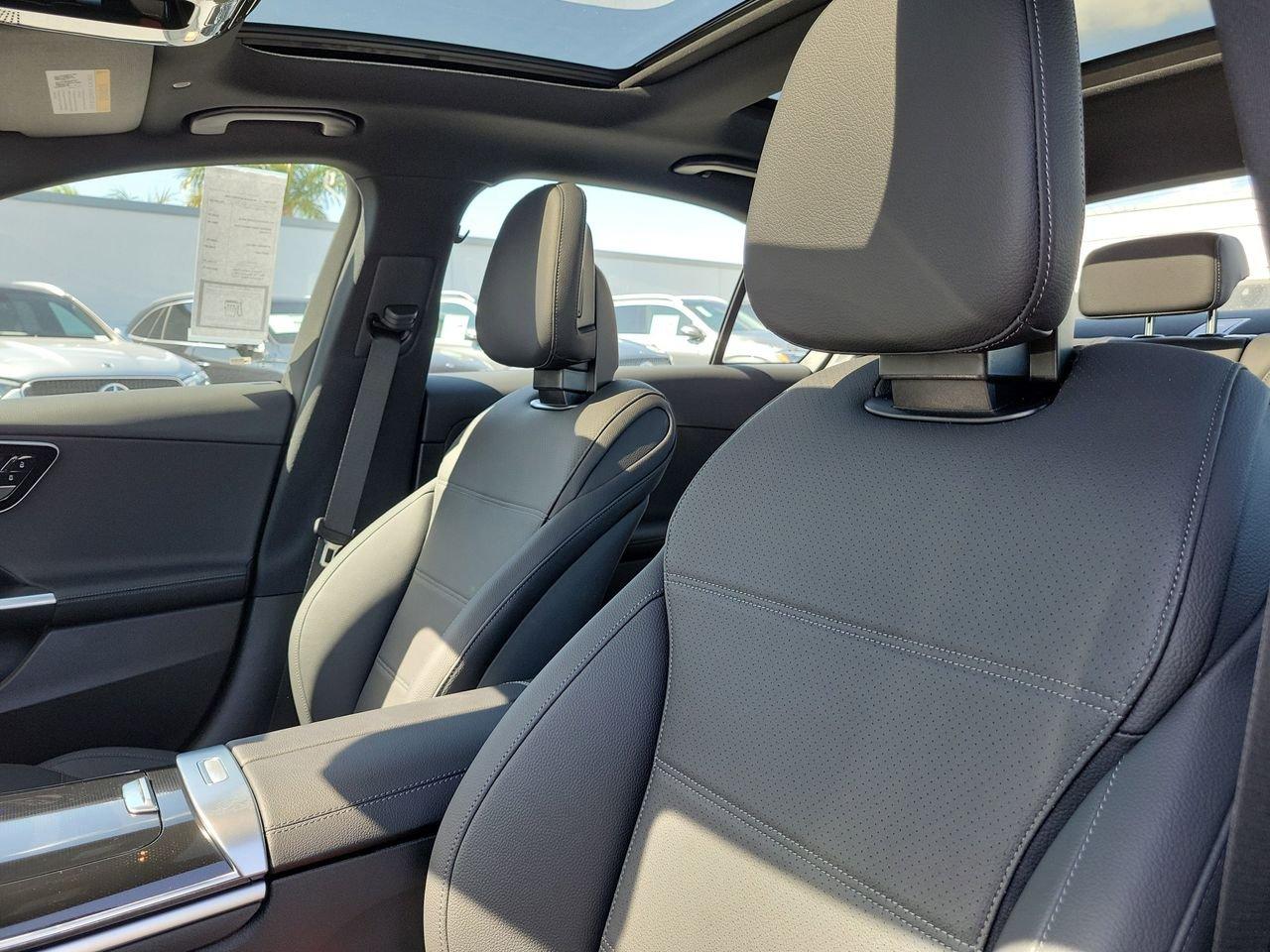 Mercedes-Benz C 300 - Thumbnail 19