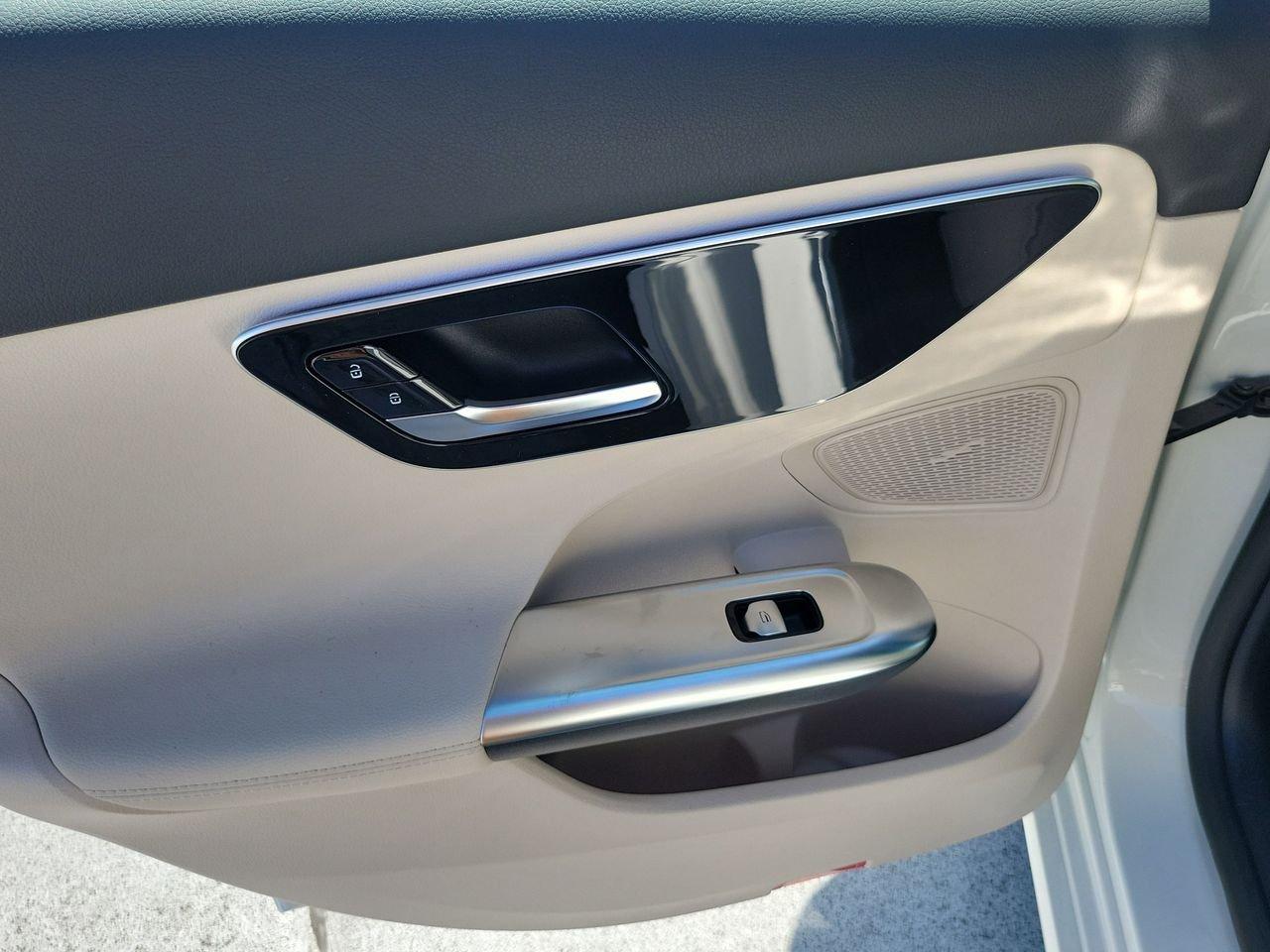 Mercedes-Benz C 300 - Thumbnail 10