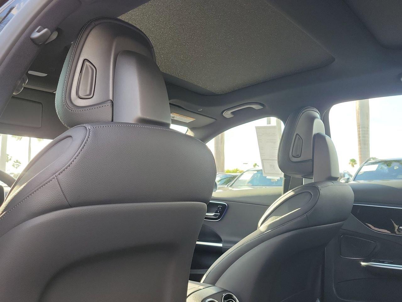 Mercedes-Benz C 300 - Thumbnail 11