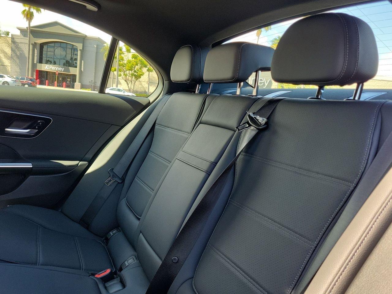 Mercedes-Benz C 300 - Thumbnail 14