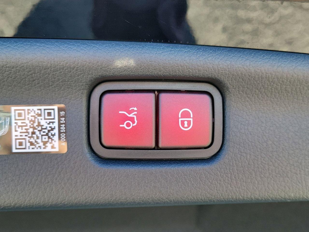 Mercedes-Benz C 300 - Thumbnail 10