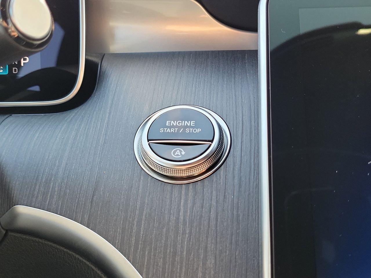 Mercedes-Benz C 300 - Thumbnail 19