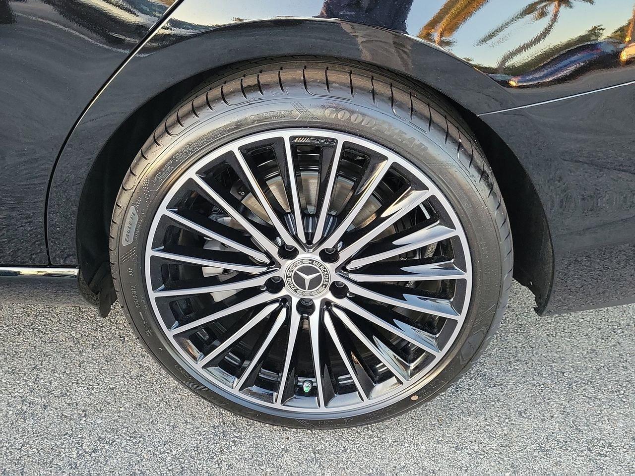 Mercedes-Benz C 300 - Thumbnail 11