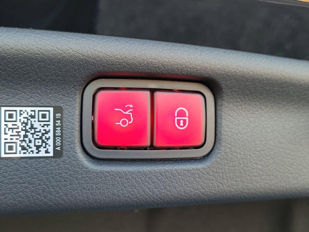 Mercedes-Benz C 300 - Thumbnail 10