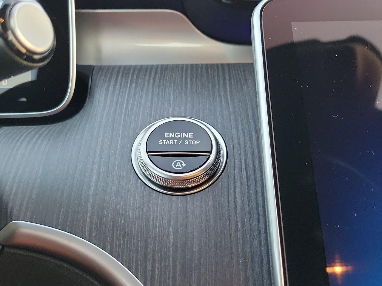 Mercedes-Benz C 300 - Thumbnail 18