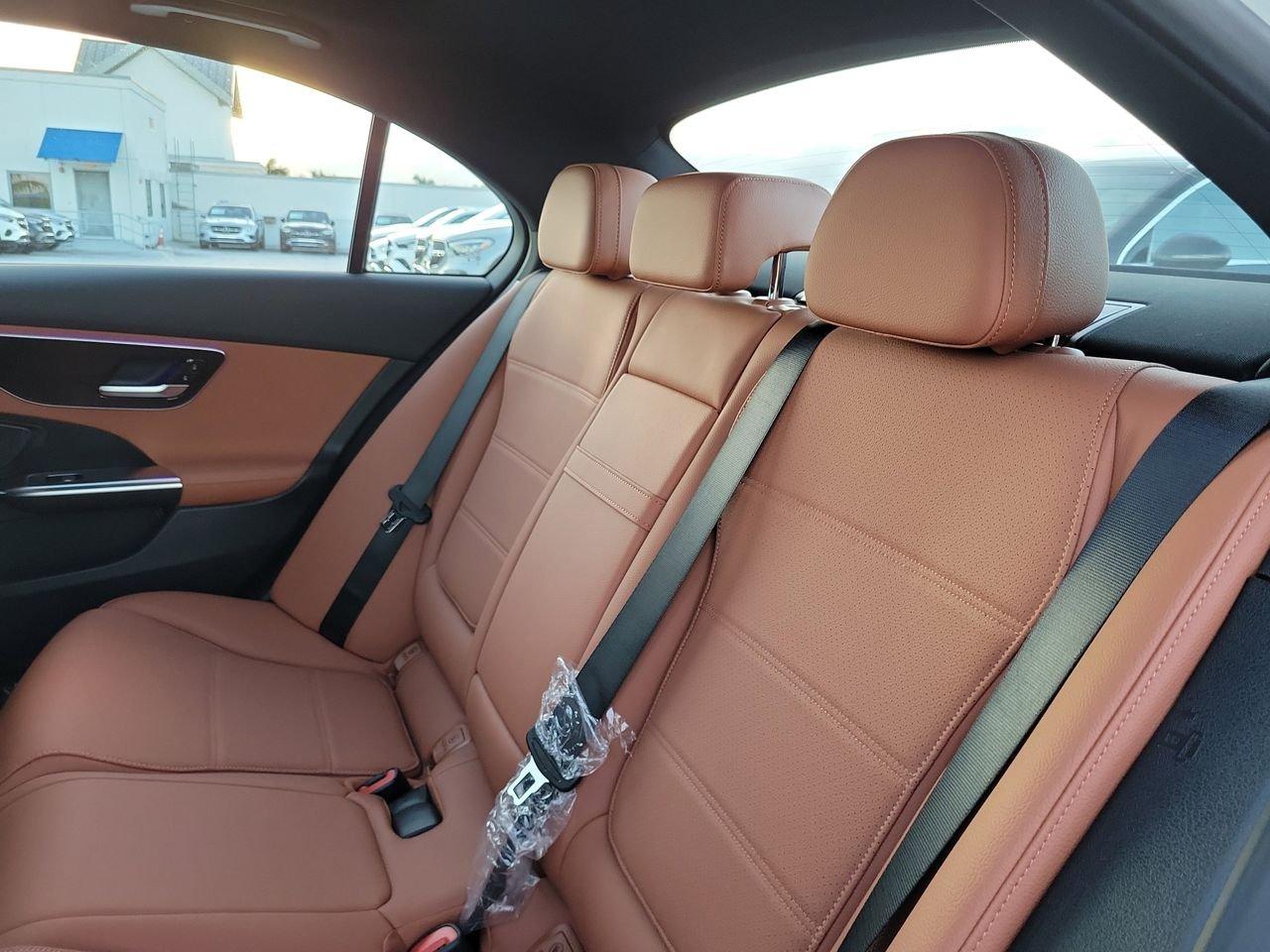 Mercedes-Benz C 300 - Thumbnail 14