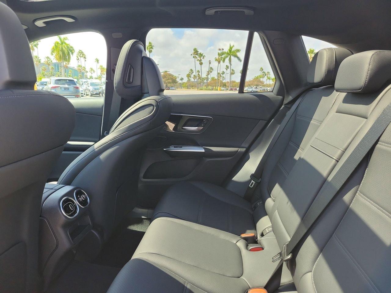 Mercedes-Benz Glc 300 - Thumbnail 12