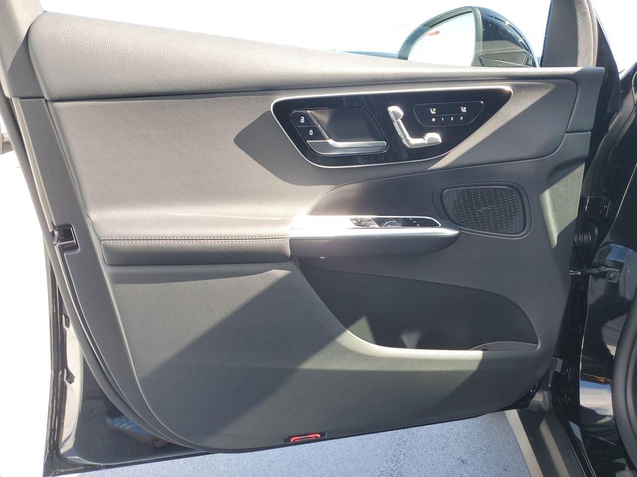 Mercedes-Benz Glc 300 - Thumbnail 16