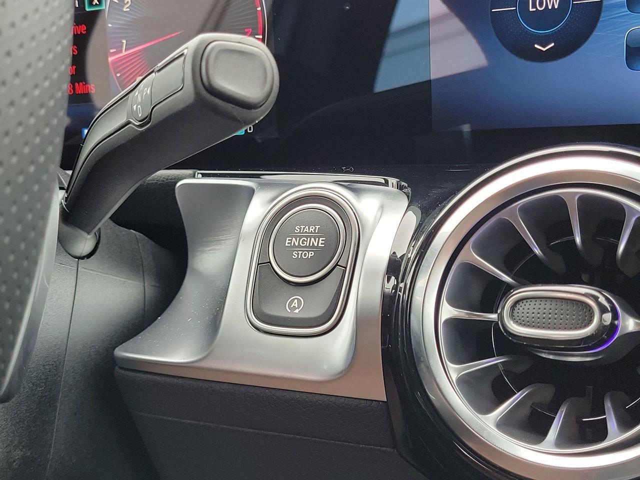 Mercedes-Benz Glb 250 - Thumbnail 18