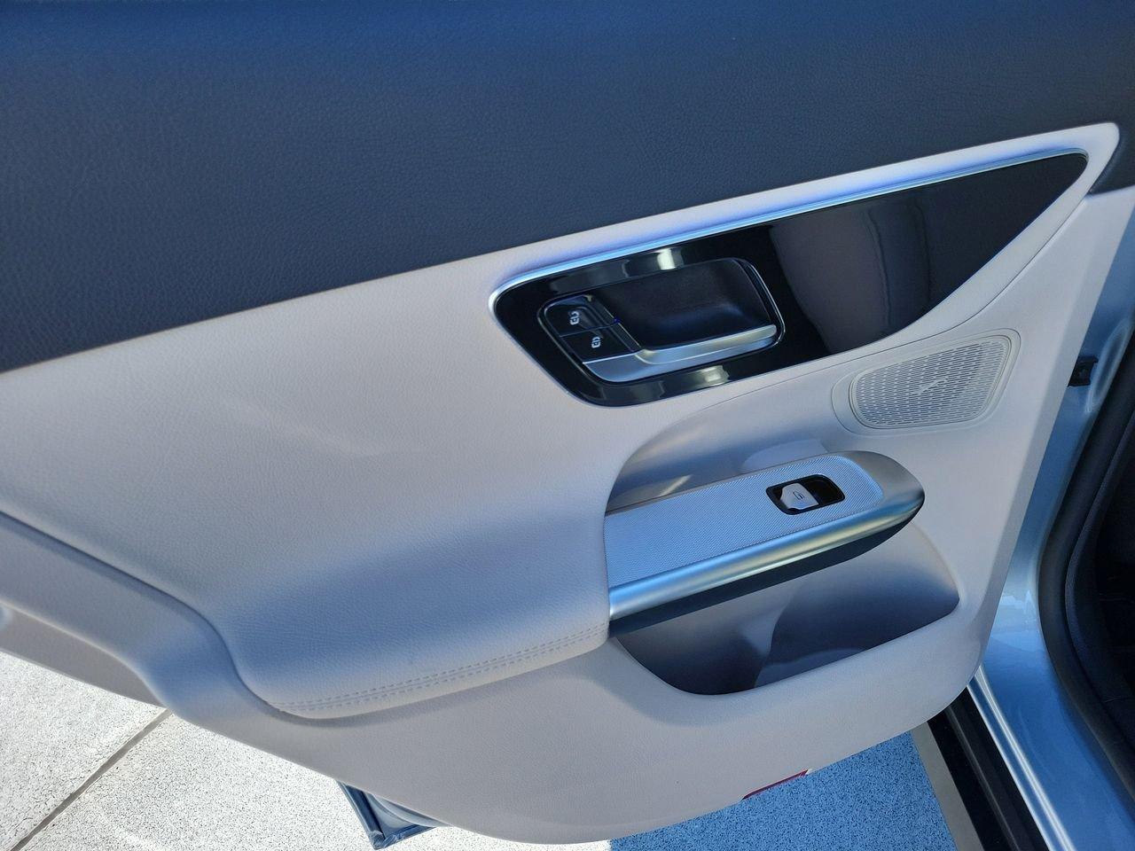 Mercedes-Benz Glc 300 - Thumbnail 10