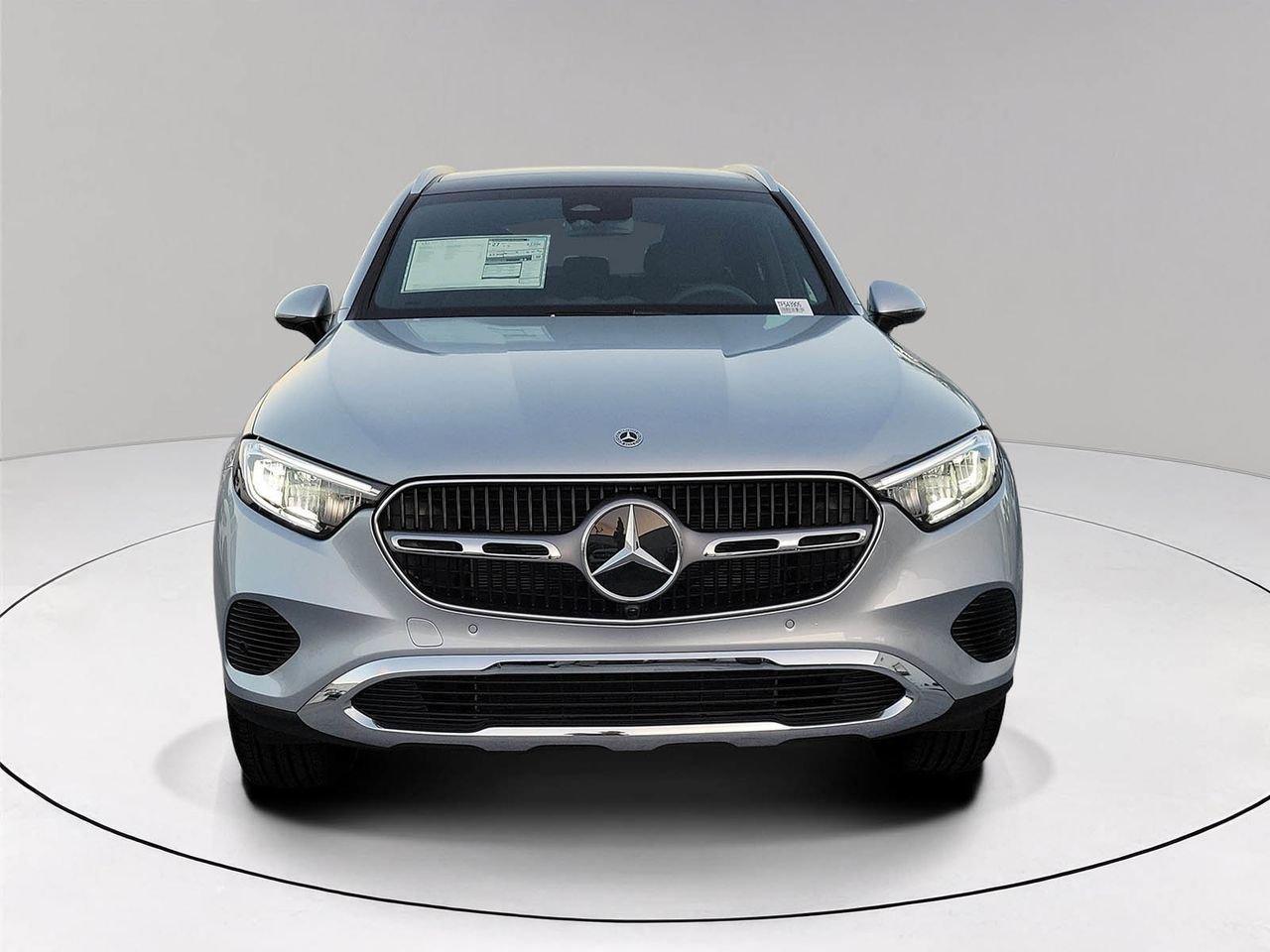 Mercedes-Benz Glc 300 - Thumbnail 3