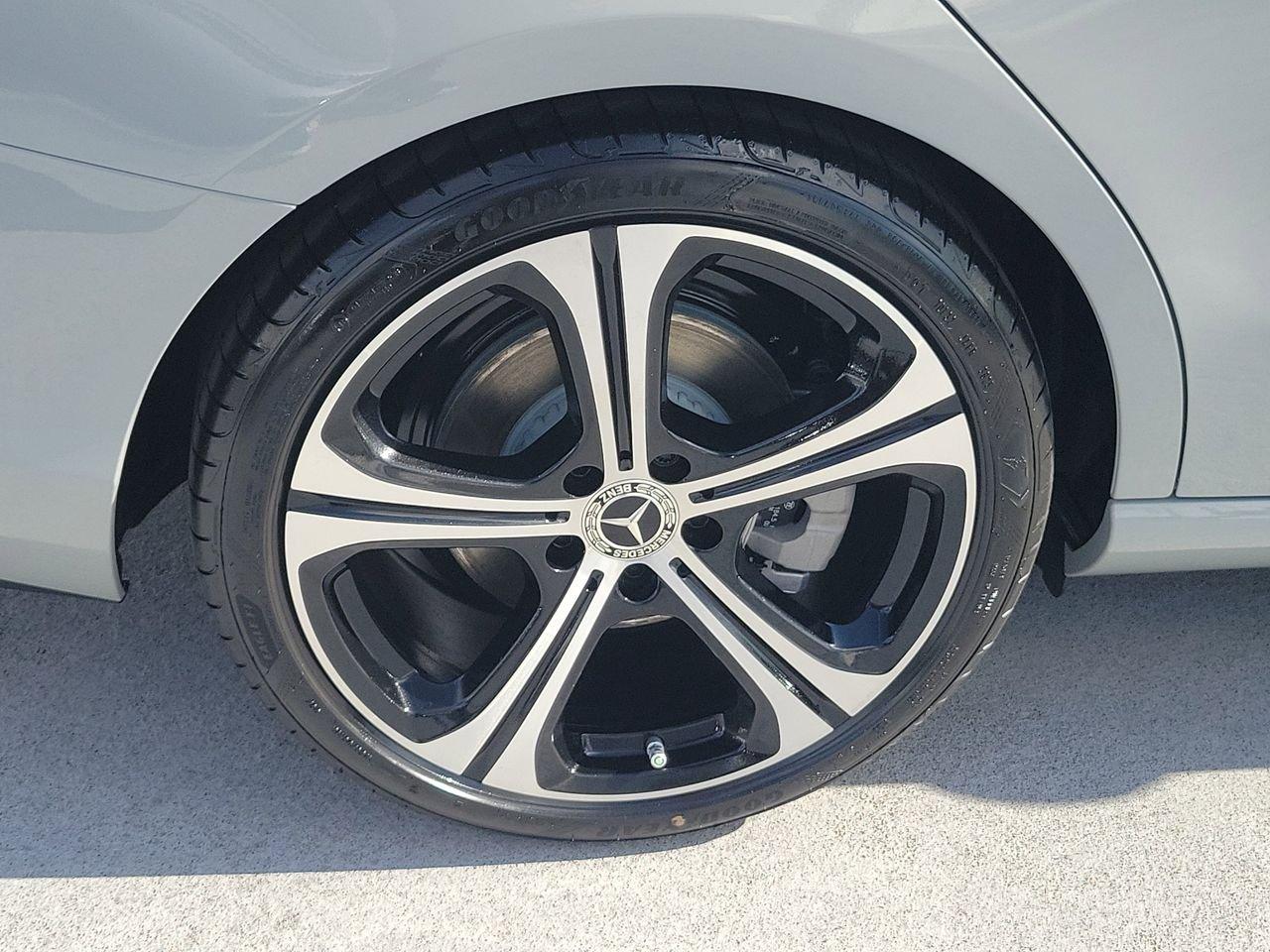 Mercedes-Benz C 300 - Thumbnail 8