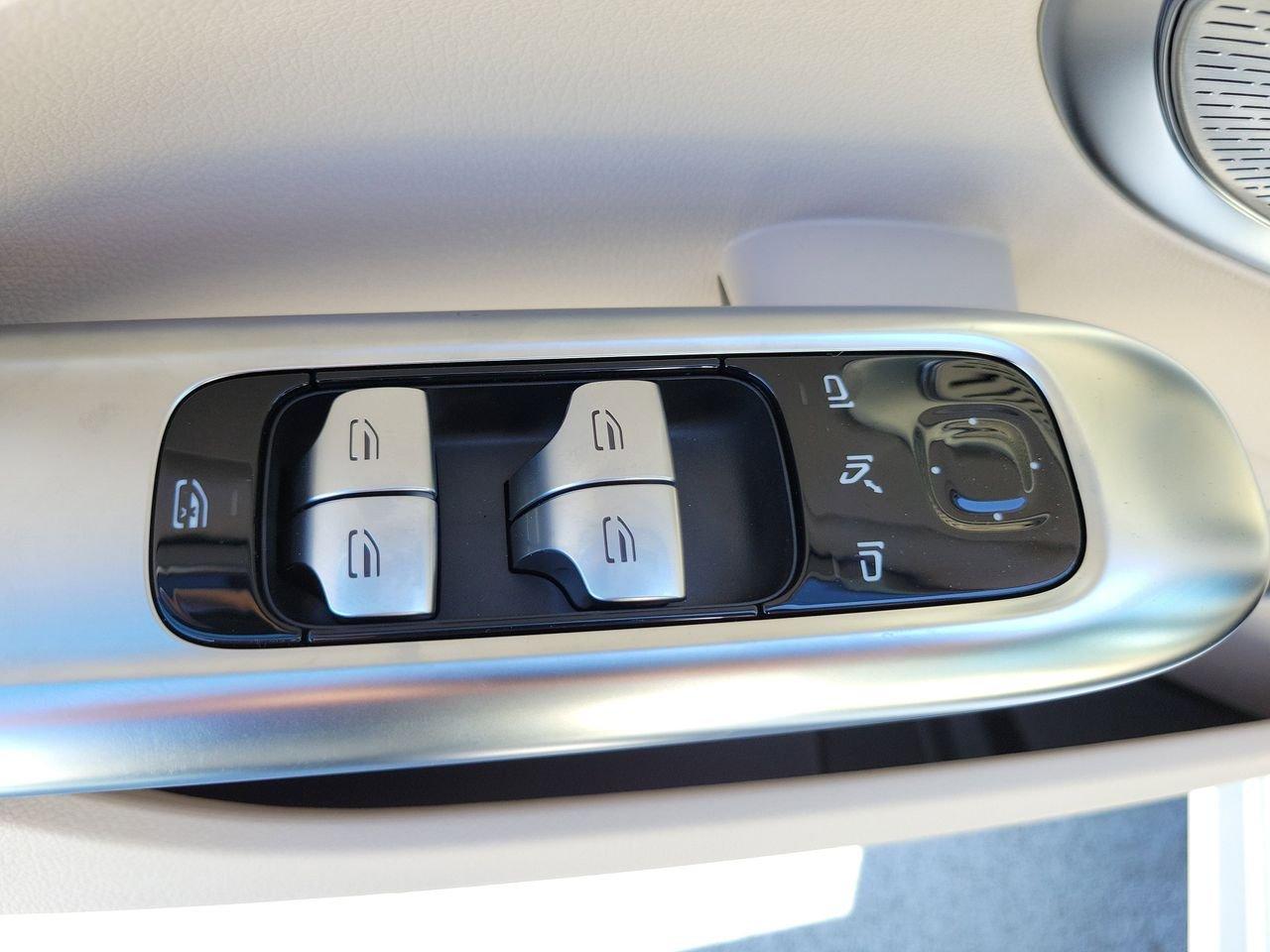 Mercedes-Benz C 300 - Thumbnail 18