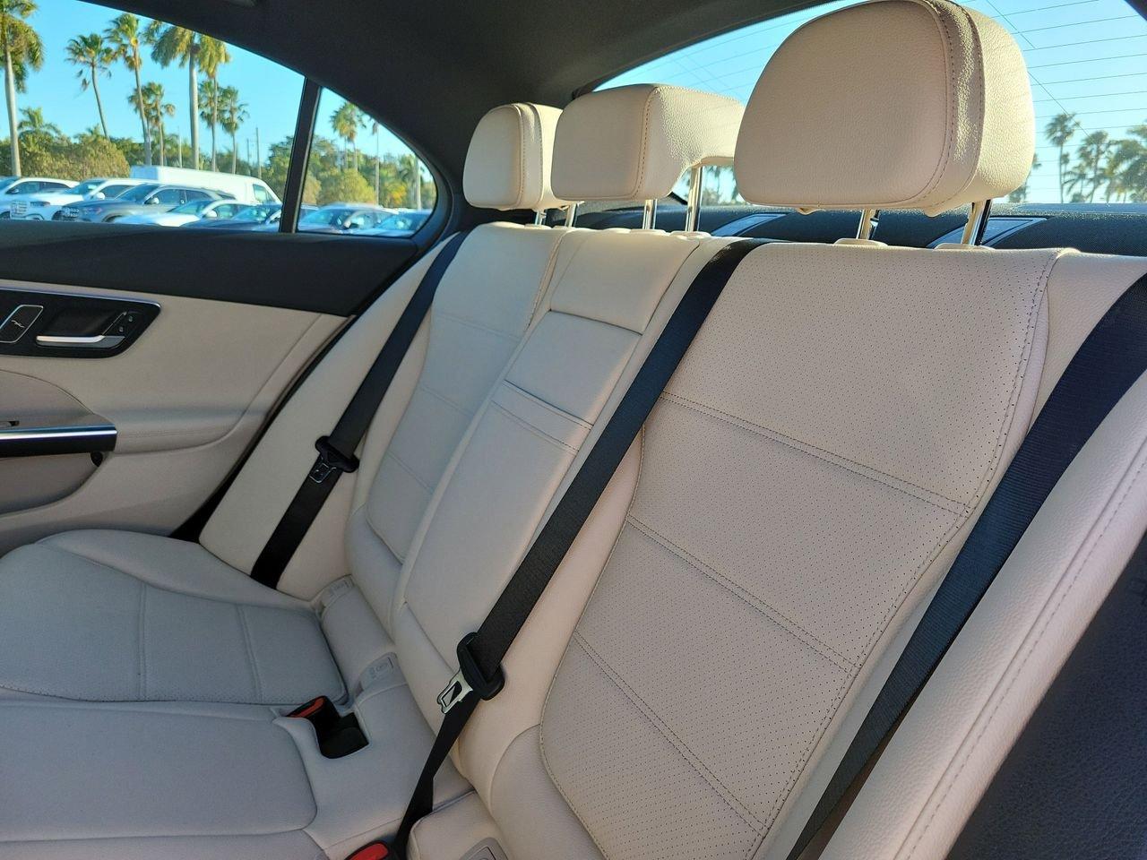 Mercedes-Benz C 300 - Thumbnail 13