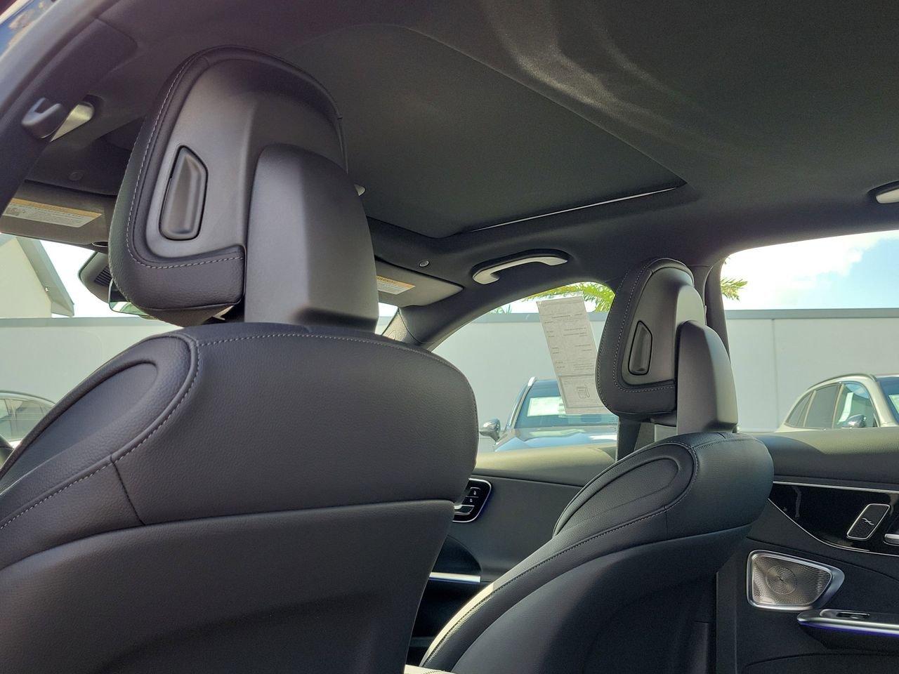 Mercedes-Benz C 300 - Thumbnail 13