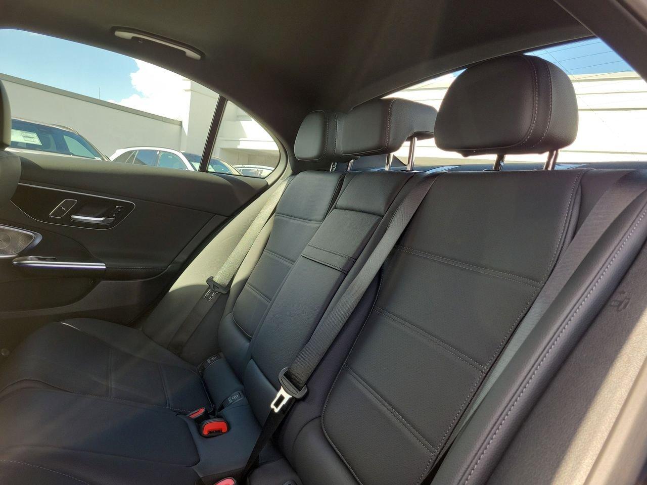 Mercedes-Benz C 300 - Thumbnail 14