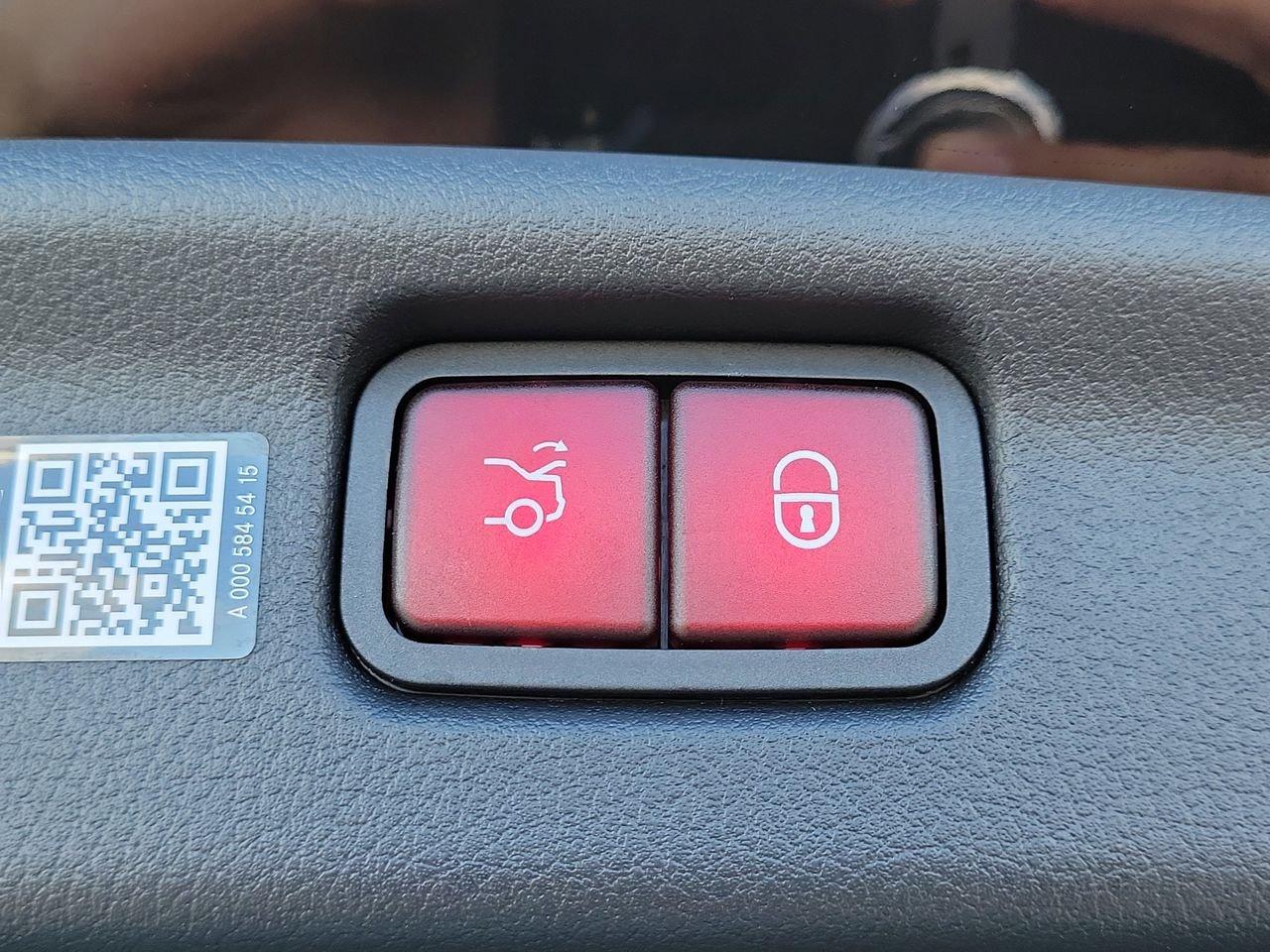 Mercedes-Benz C 300 - Thumbnail 10