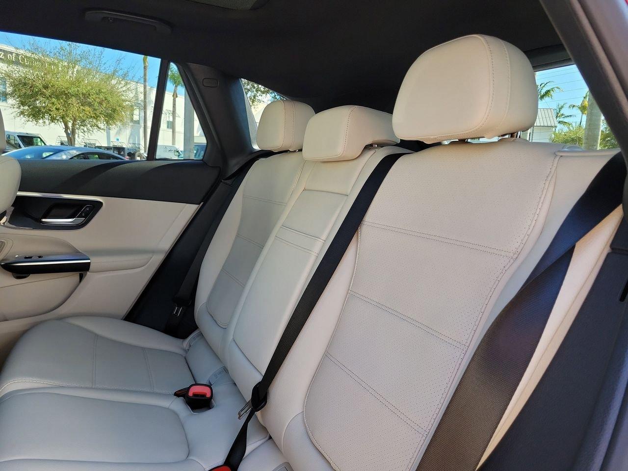 Mercedes-Benz Glc 300 - Thumbnail 14