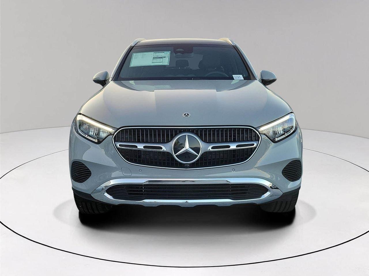 Mercedes-Benz Glc 300 - Thumbnail 3