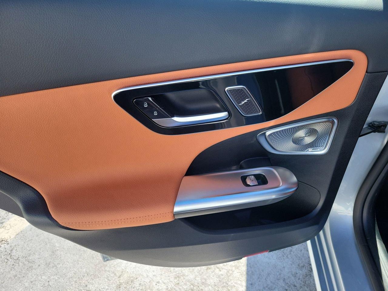 Mercedes-Benz C 300 - Thumbnail 11