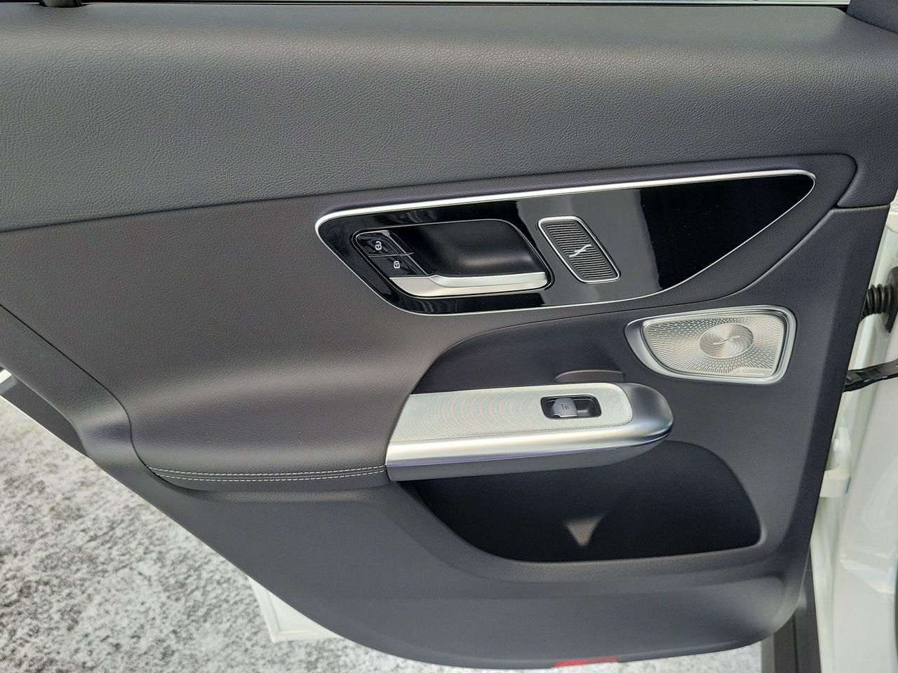 Mercedes-Benz Glc 300 - Thumbnail 12