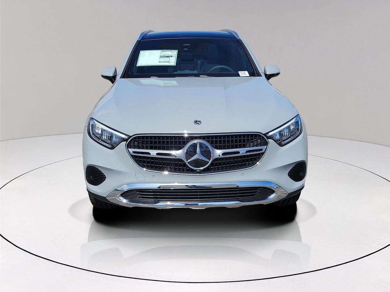 Mercedes-Benz Glc 300 - Thumbnail 3