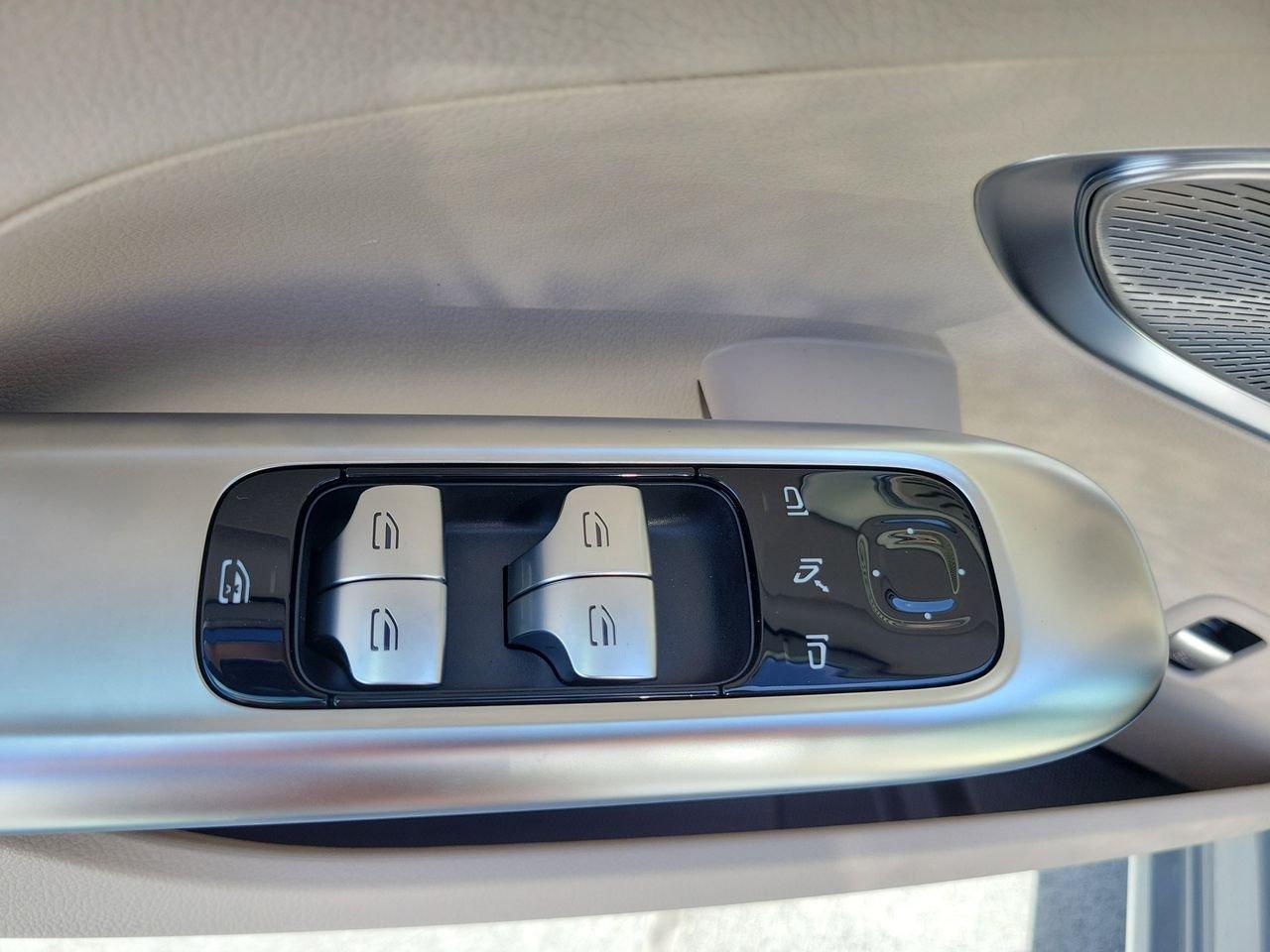 Mercedes-Benz C 300 - Thumbnail 20