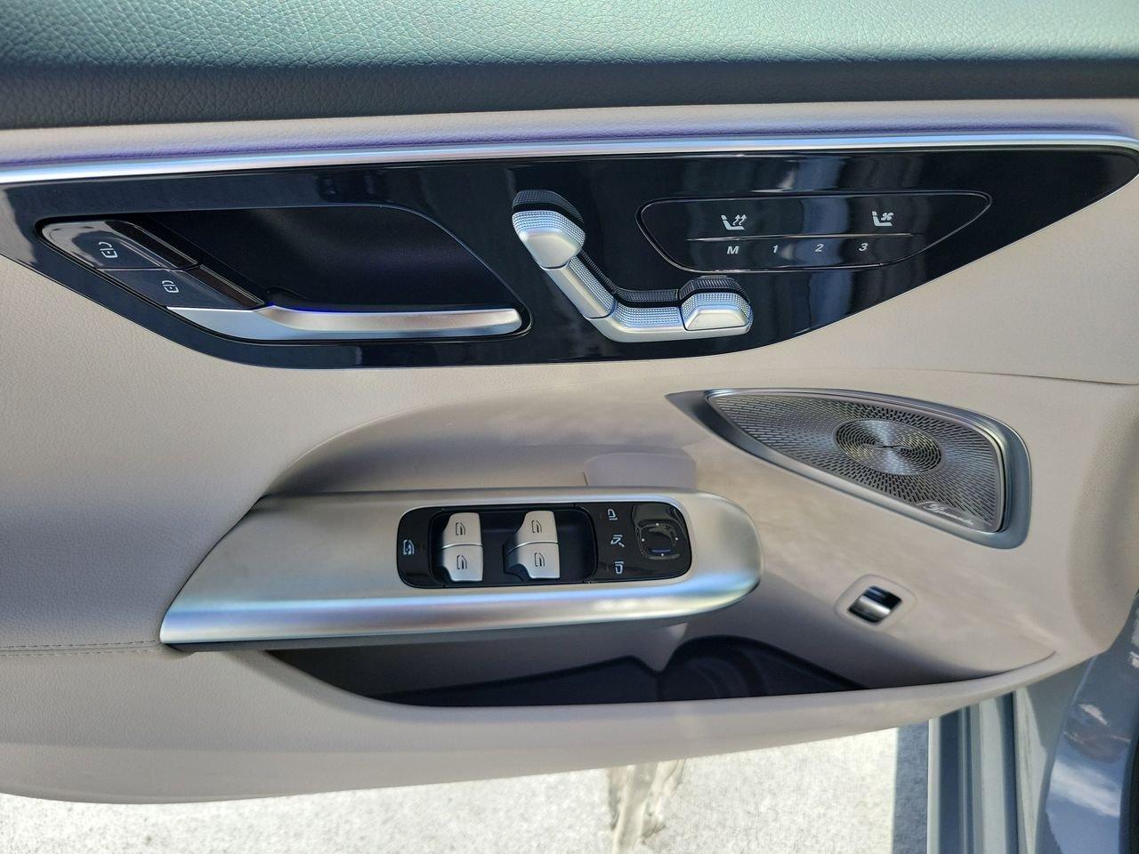 Mercedes-Benz C 300 - Thumbnail 19