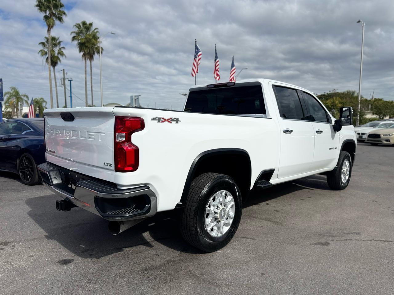 Chevrolet Silverado 2500Hd - Thumbnail 6