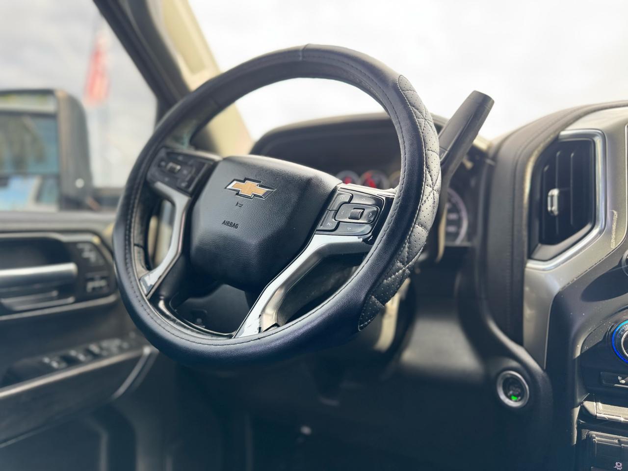 Chevrolet Silverado 2500Hd - Thumbnail 15