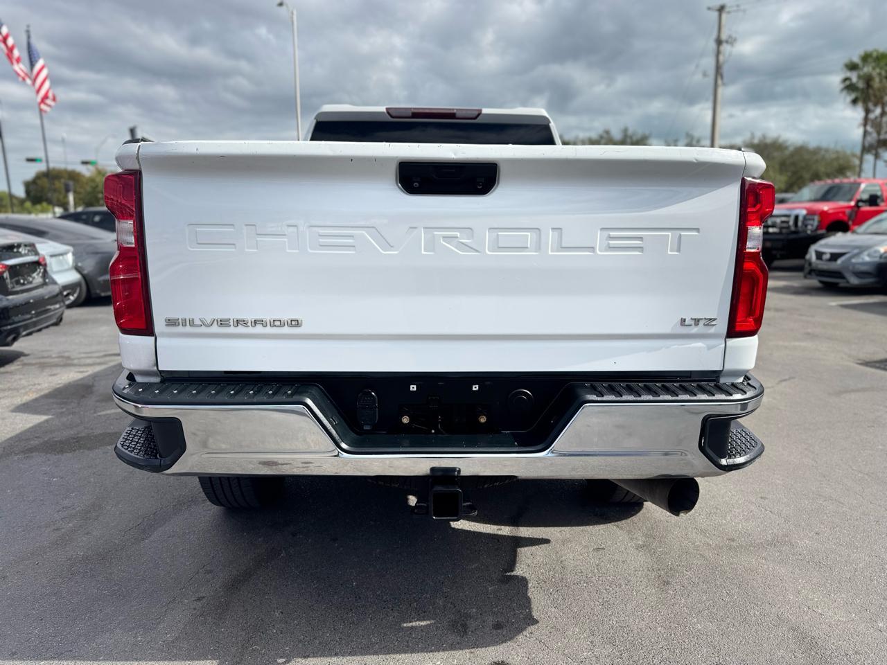 Chevrolet Silverado 2500Hd - Thumbnail 8