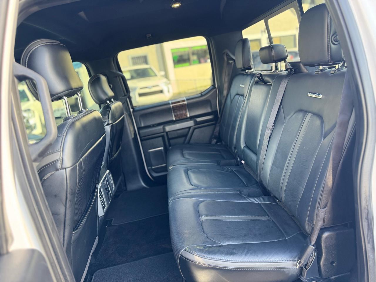 Ford F-150 Platinum - Thumbnail 13