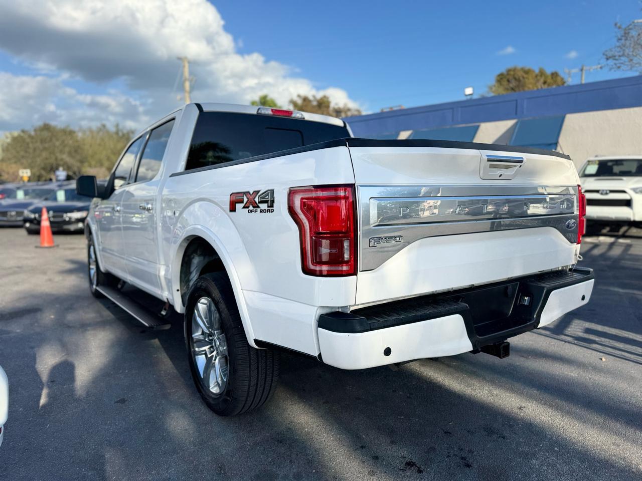 Ford F-150 Platinum - Thumbnail 9