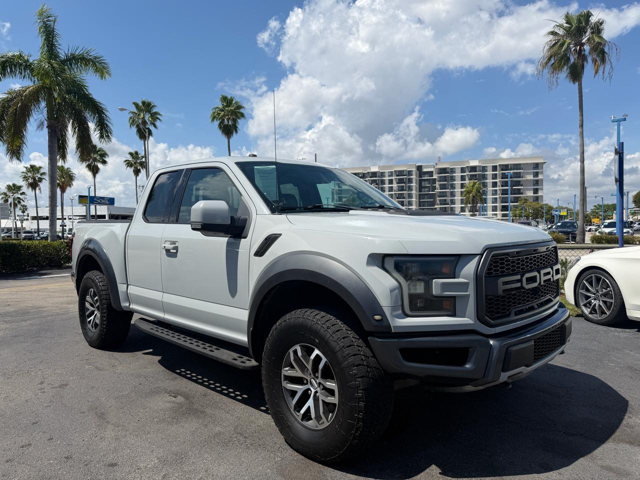 Ford F-150 4Wd Supercab 133" Svt Raptor - View 1