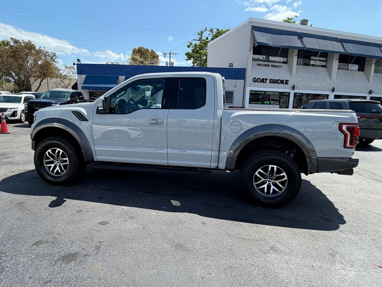 Ford F-150 4Wd Supercab 133" Svt Raptor - Thumbnail 10